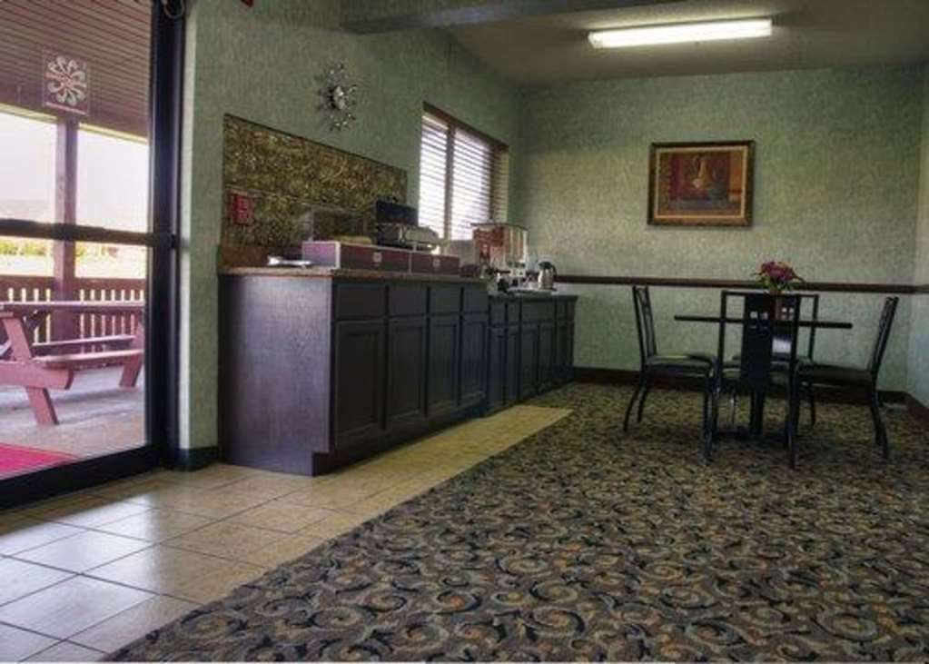 Comfort Suites Danville Restaurant photo