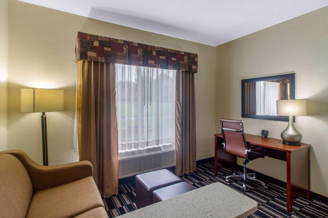 Comfort Suites Danville Exterior photo